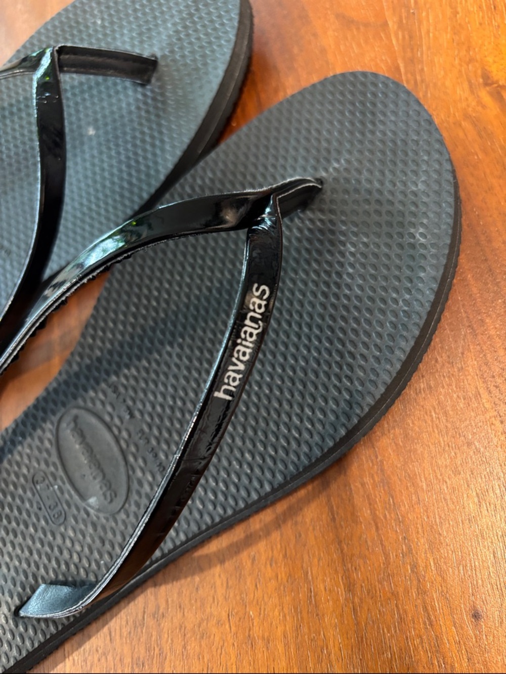 Havaianas Glossy Black Slim Flip Flops - Picture 2 of 4